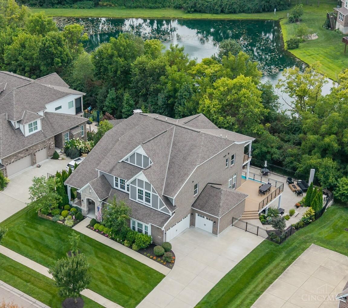 Property Photo: 6845 Roberts Park Drive OH 45040