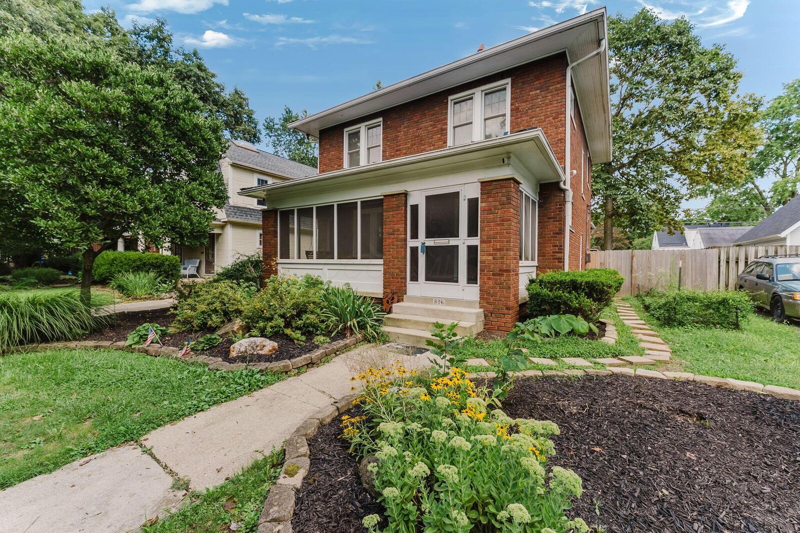 Property Photo: 896 S Cassingham Road OH 43209