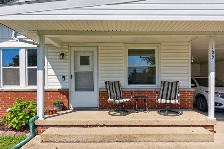 Property Photo: 165 Eastview Road OH 43160