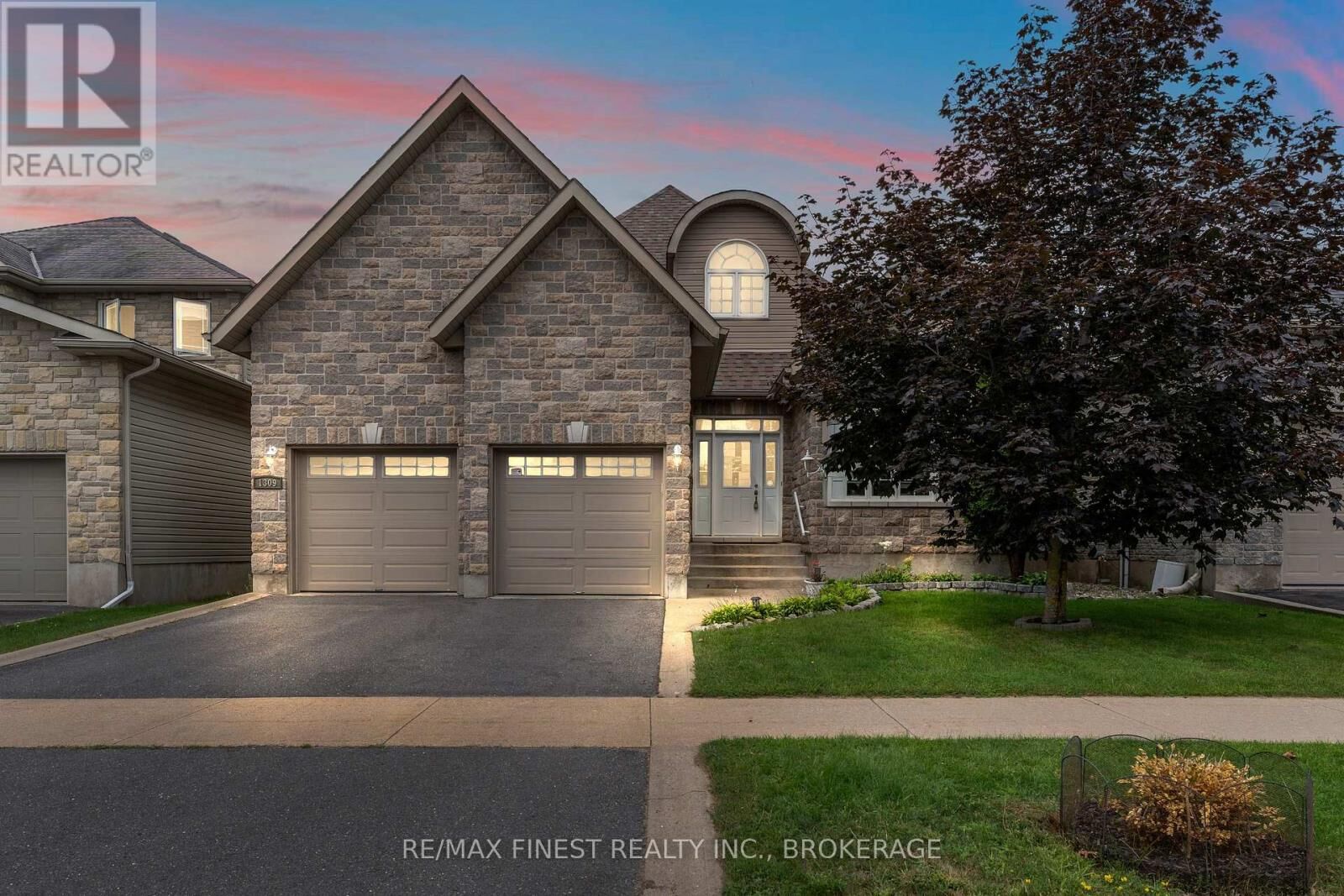 Property Photo: 1309 Andersen Drive ON K7P 0C6