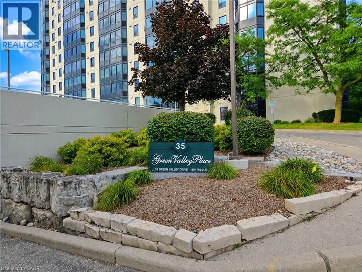 Property Photo: 35 Green Valley Drive 1511 ON N2P 2A5