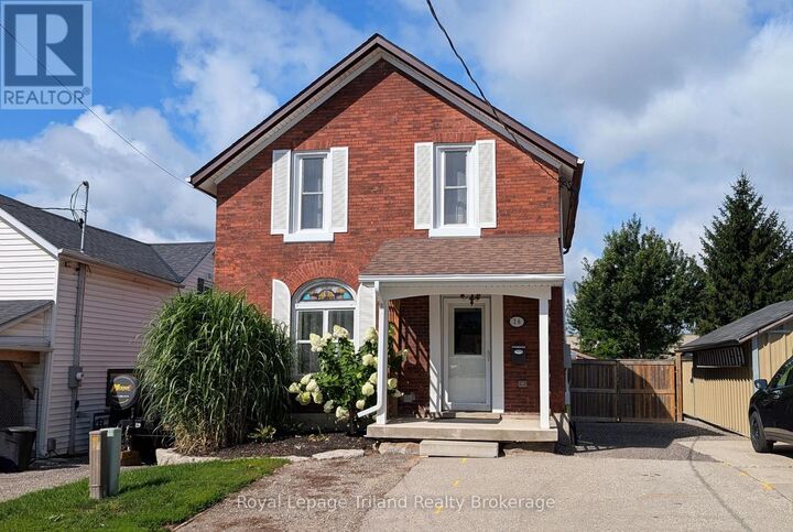 16 Broadway Street — photo 1