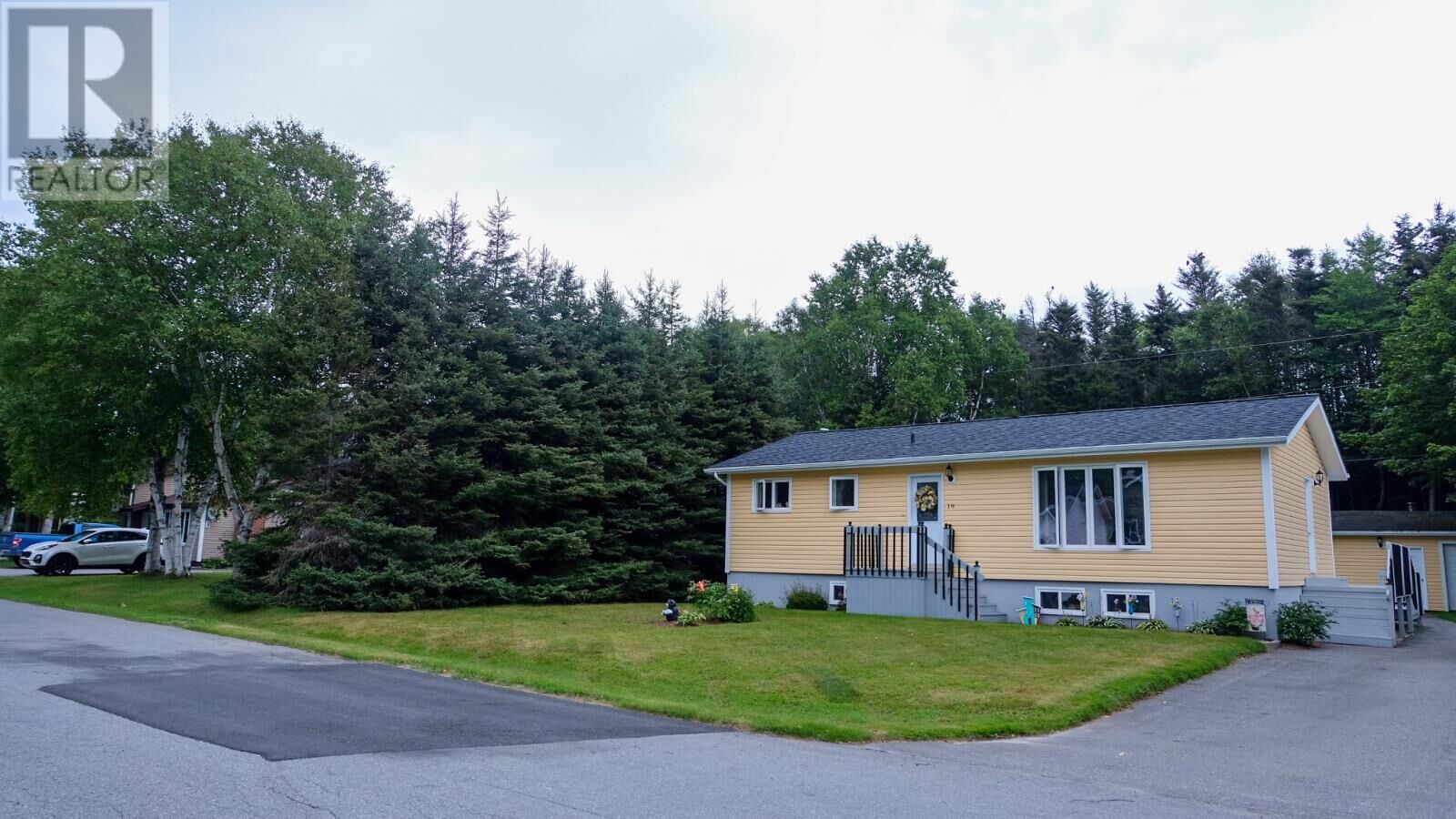 Property Photo:  19 Elmwood Crescent  NL A0L 1K0 