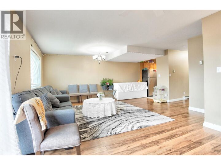 Property Photo: 95 Eckhardt Avenue 203 BC V2A 8L2