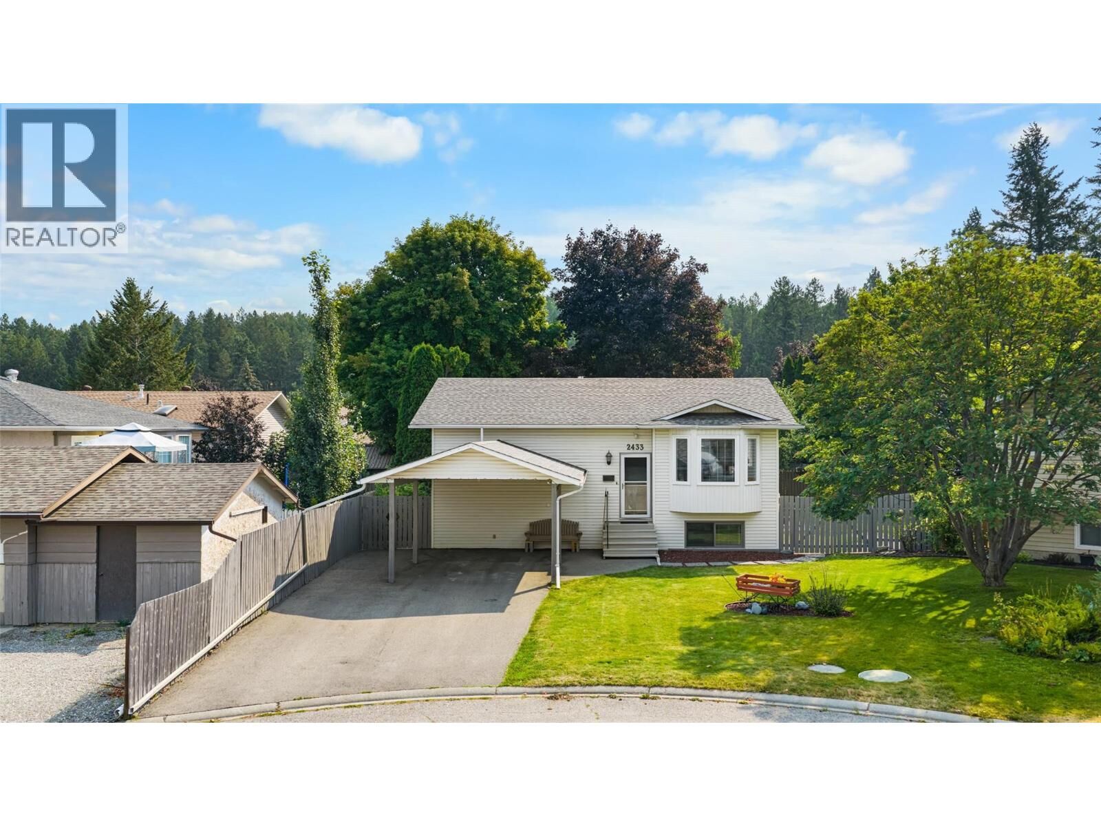 Property Photo: 2433 McLeary N Crescent BC V1C 5Y2