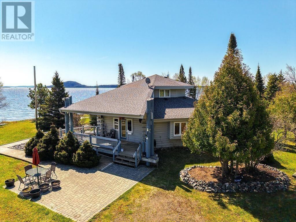 Property Photo:  106 Island Ave  ON P7L 0C1 