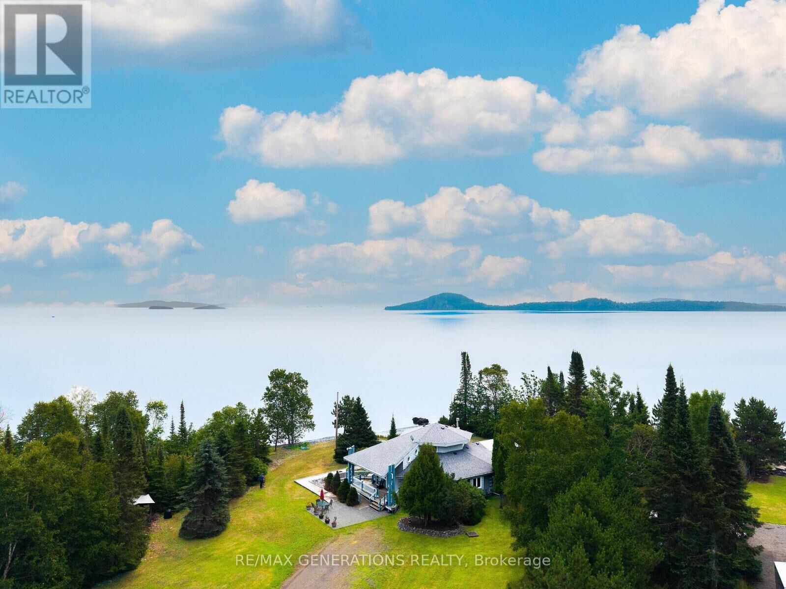 Property Photo:  106 Island Avenue  ON P7L 0C1 