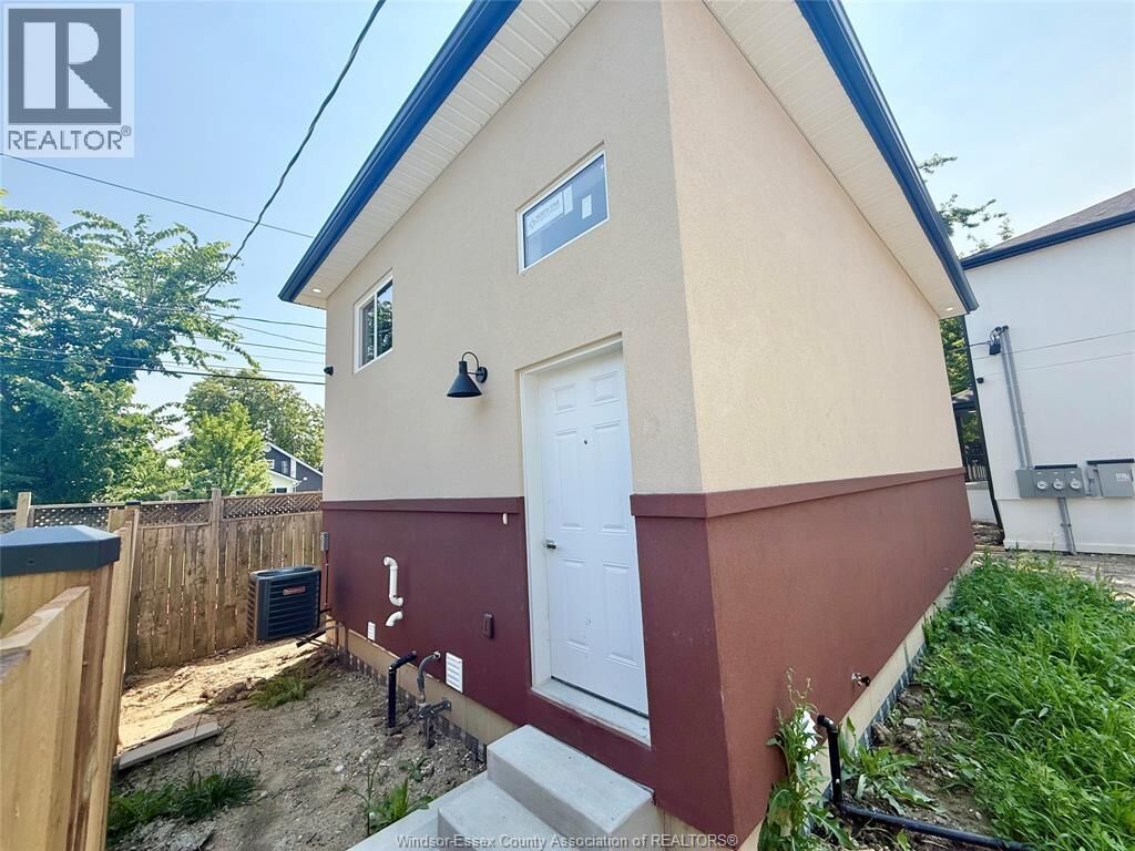 Property Photo: 1740 Buckingham Drive ON N8T 2A6
