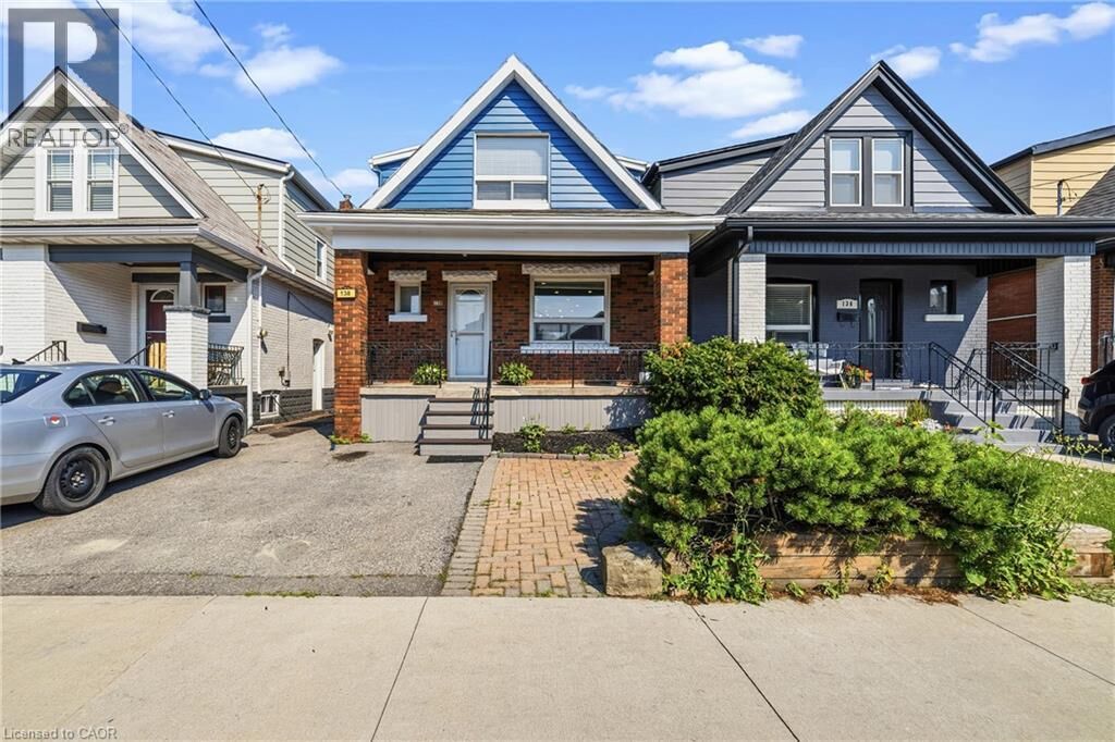 Property Photo:  138 Cameron Avenue North  ON L8H 4Z3 