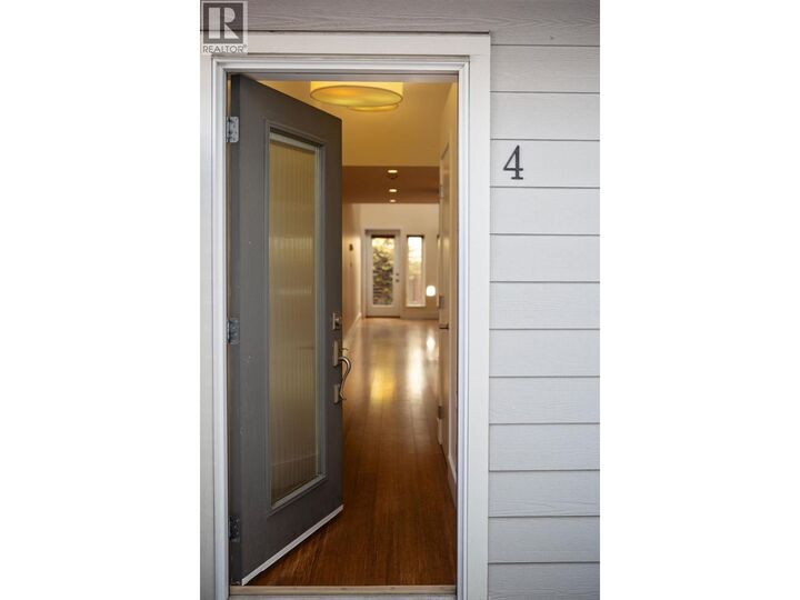 Property Photo: 702 Fourth Street 4 BC V1L 2S8