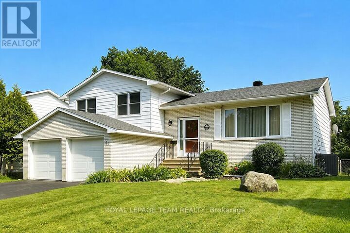 Property Photo: 31 Ross Street ON K7A 4V7