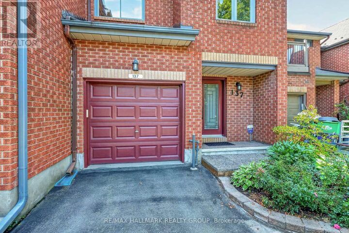 Property Photo: 137 Dunbarton Court ON K1K 4L6