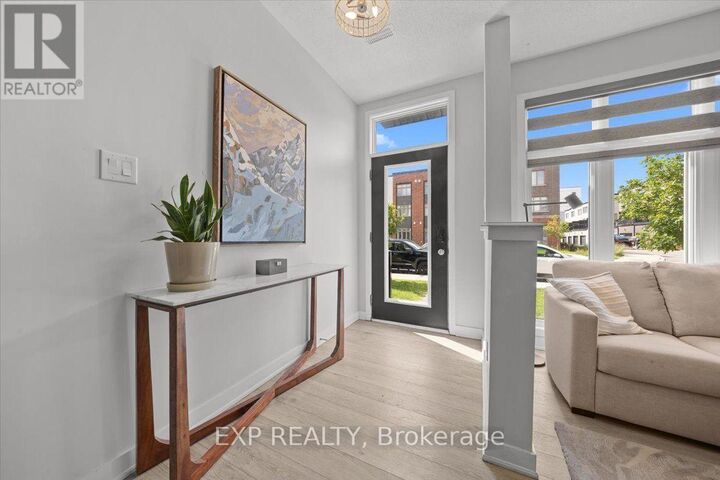 Property Photo:  912 Moses Tennisco Street  ON K1K 4Z8 