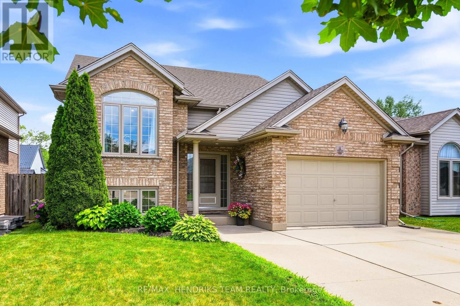 Property Photo:  7032 Kelly Drive  ON L2H 3J9 