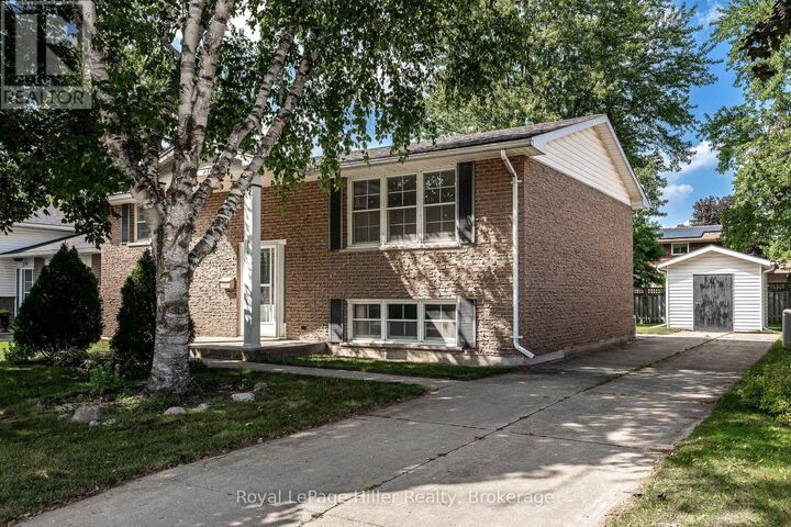 278 Elgin Crescent — photo 1