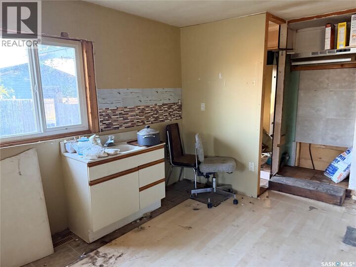 Property Photo:  118 Warwick Street  SK S0N 1T0 