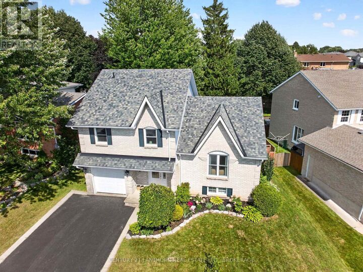 Property Photo: 1006 Dillingham Street ON K7P 2P4