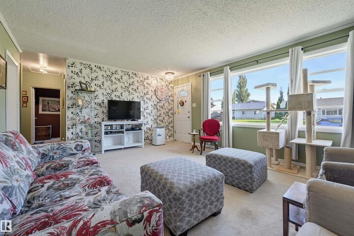 Property Photo: 16112 108 Avenue NW AB T5P 4E4