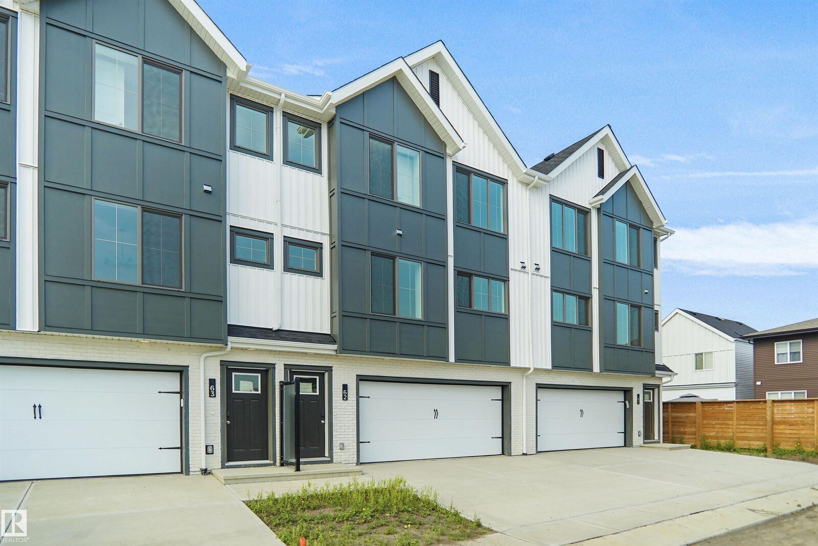 Property Photo:  17319 5 Street NE 71  AB T5Y 4G1 