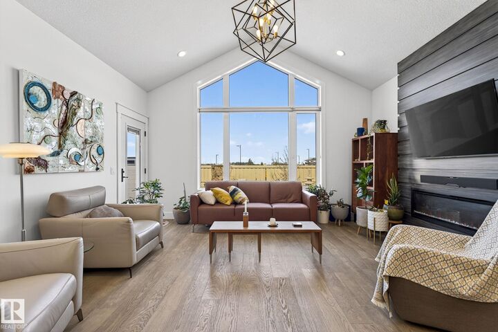 Property Photo:  45 Evermore Crescent  AB T8N 7W9 