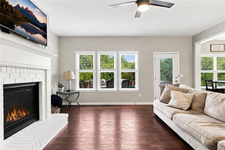 Property Photo:  232 South Village Square  GA 30115 