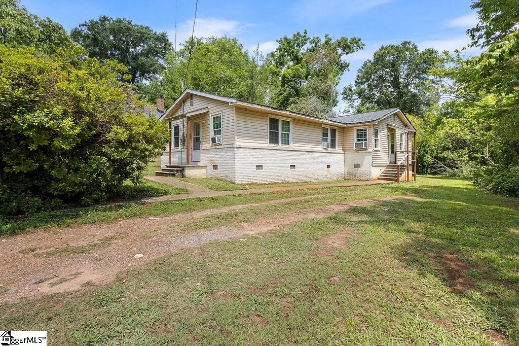 Property Photo: 194 Palisade Street SC 29306