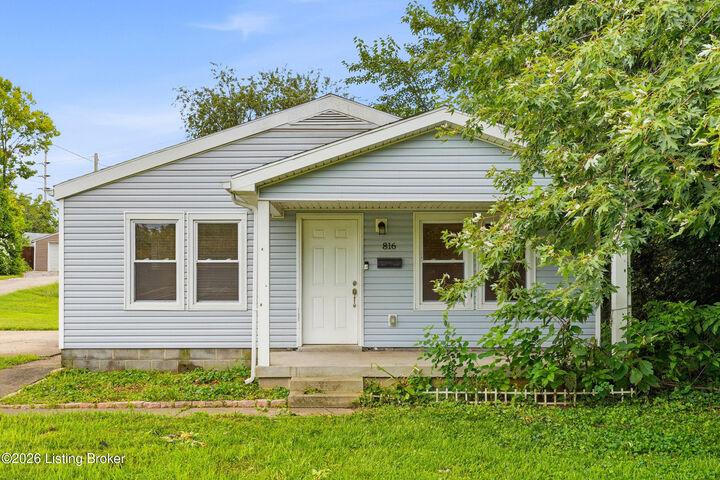 Property Photo:  816 Goullon Ct  KY 40204 