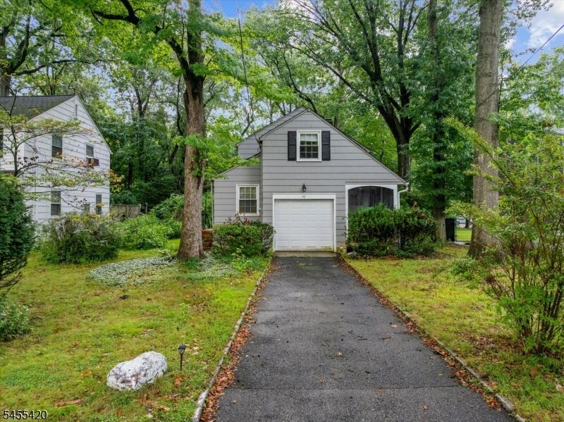 Property Photo:  56 Denham Rd  NJ 07081 
