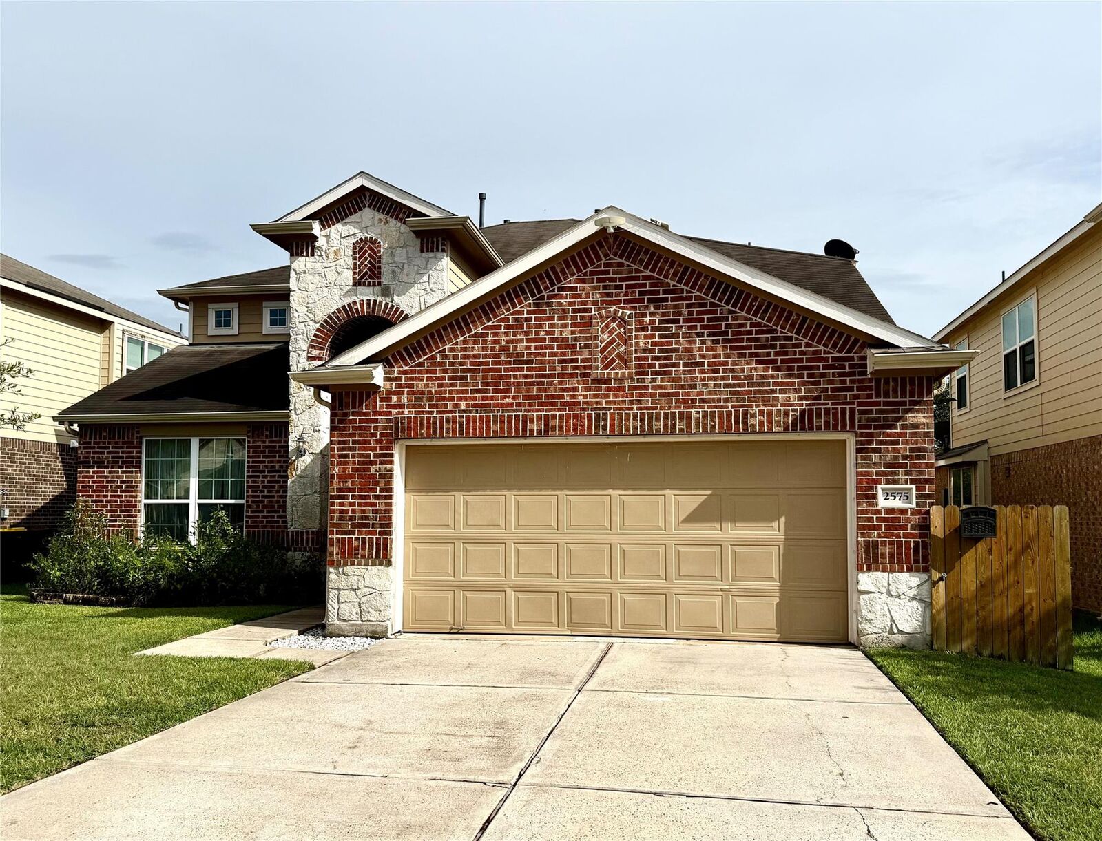 Property Photo:  2575 Riverway Drive  TX 77304 