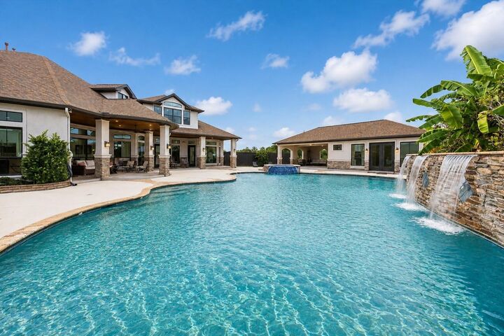Property Photo: 6810 Anthonia Lane TX 77406