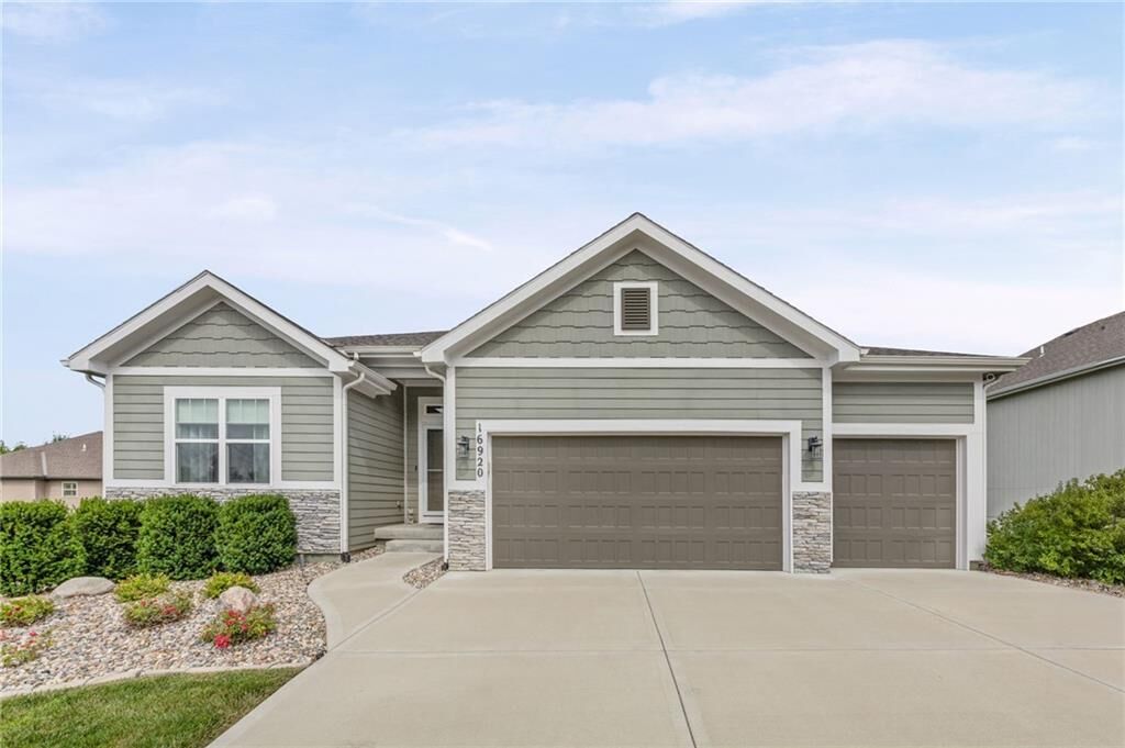 Property Photo:  16920 NW 132nd Terrace  MO 64079 