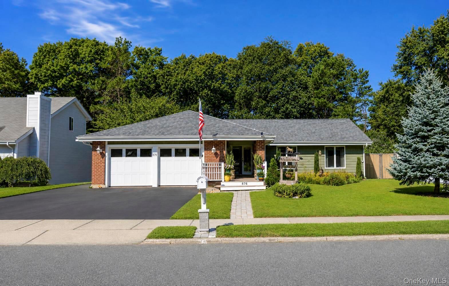 Property Photo:  876 Greenbelt Parkway W  NY 11741 