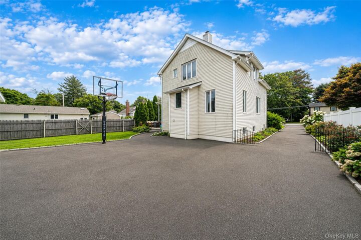Property Photo:  67 Boulevard Avenue  NY 11740 