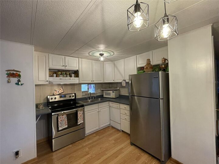 Property Photo: 1020 Laurel Court W FL 32907