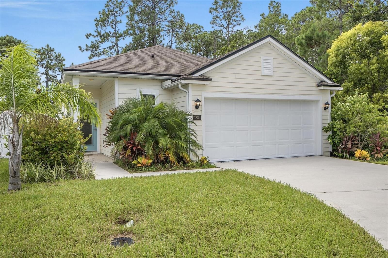 Property Photo:  88 Birdie Way  FL 32110 