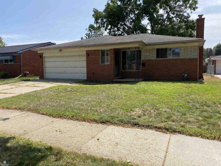 Property Photo:  5240 Gerald St Street  MI 48092 