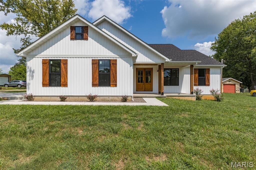 Property Photo:  203 Patterson Street  MO 63640 