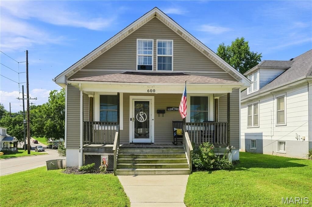 Property Photo: 600 W 2nd Street MO 63090