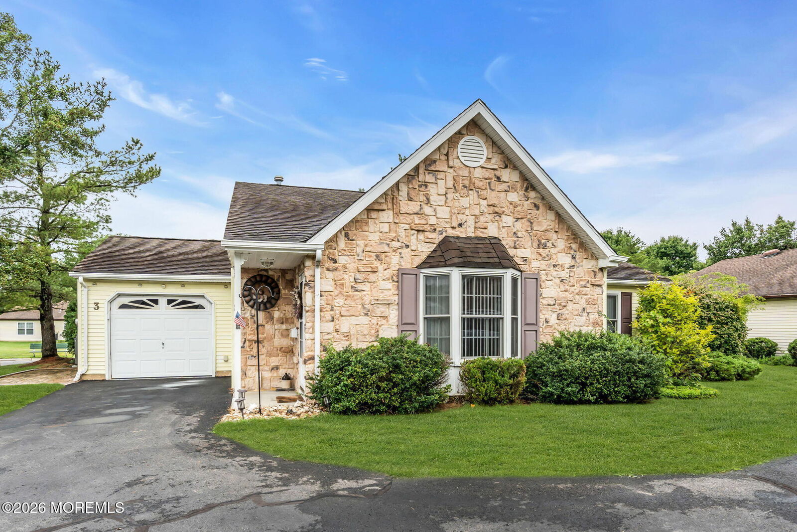Property Photo:  3 Ivy Ridge Close  NJ 07728 