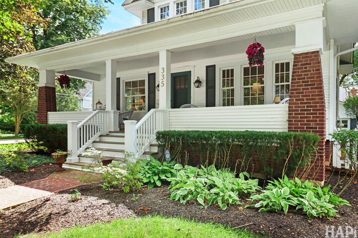 Property Photo: 335 E Liberty Street IL 60010