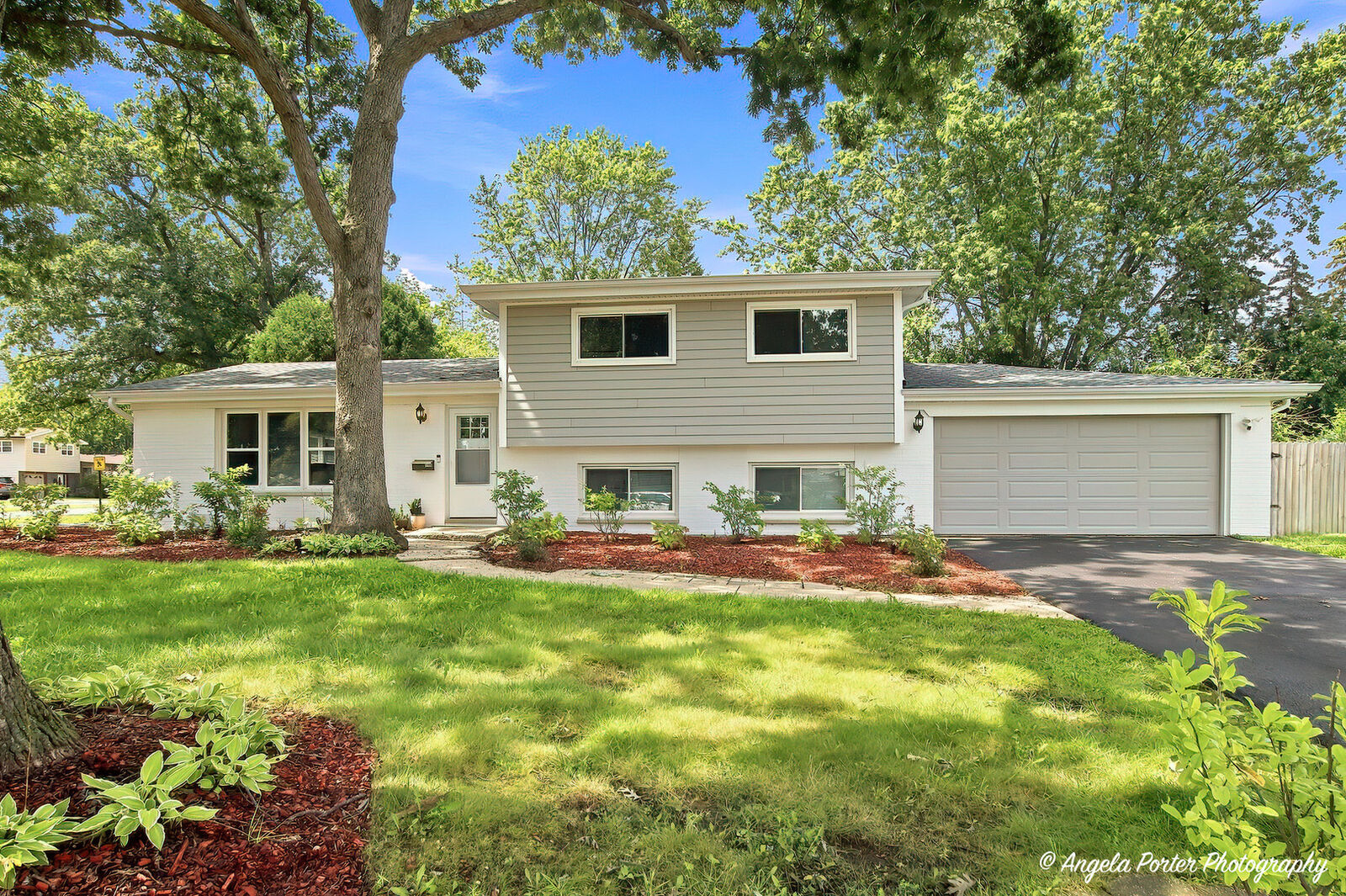 Property Photo:  3500 Stonegate Road  IL 60087 