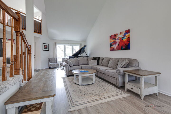 Property Photo: 212 Willow Parkway IL 60089
