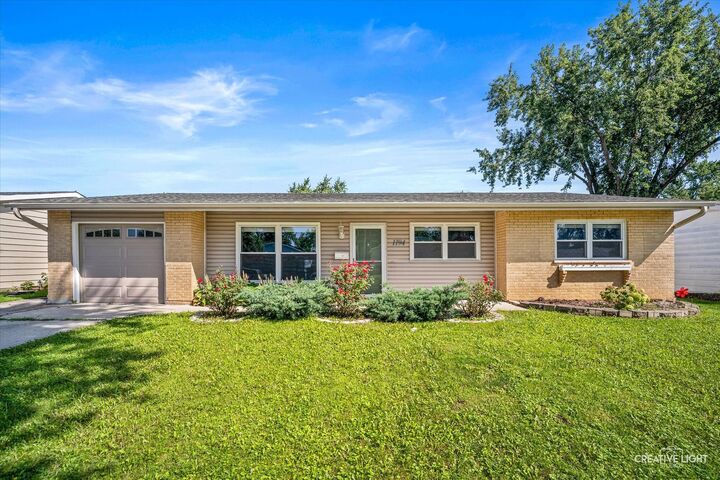 Property Photo: 1194 Windsor Lane IL 60133