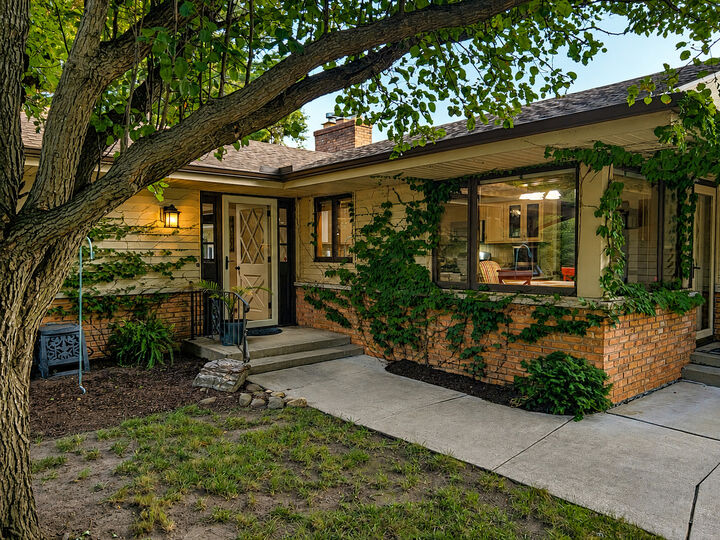 Property Photo: 4309 Dunbar Place IL 61114