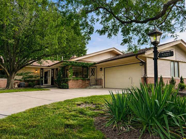 Property Photo: 4309 Dunbar Place IL 61114