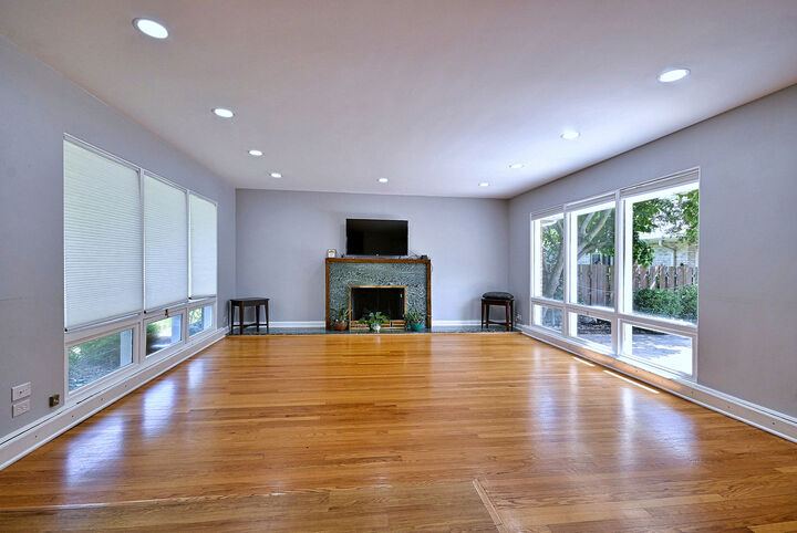 Property Photo: 4915 Jerome Avenue IL 60077
