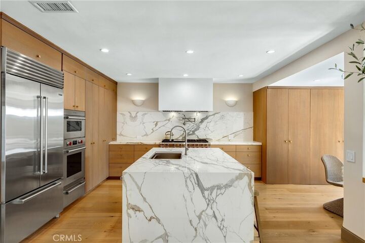Property Photo: 4060 Harclare Lane CA 91436