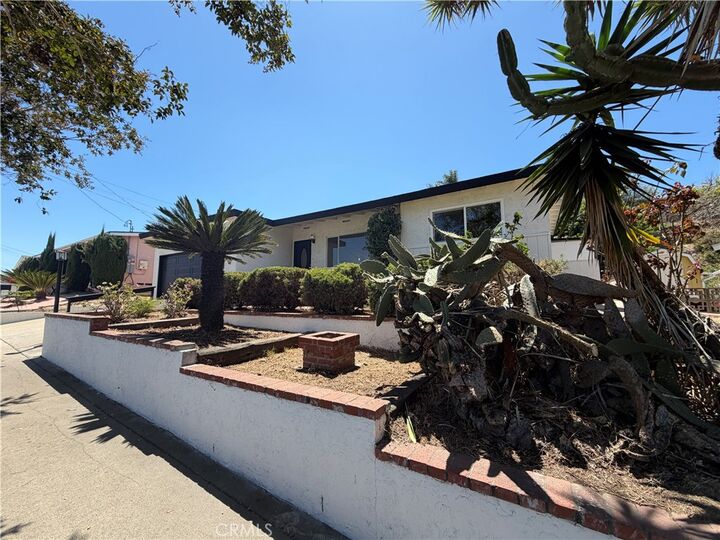 Property Photo:  2204 Calle Tortuosa  CA 92139 