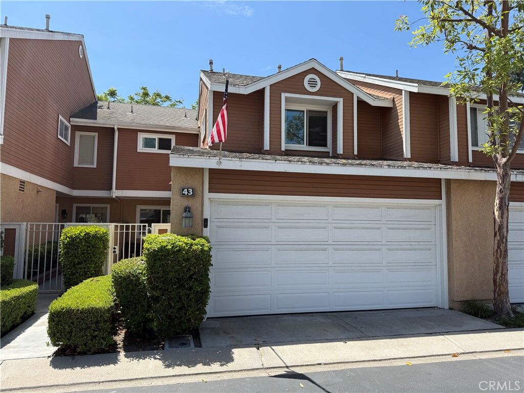 Property Photo:  43 Sandalwood 94  CA 92656 