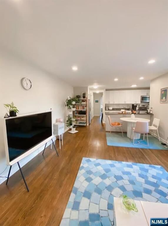 Property Photo:  2340 Linwood Avenue 3C  NJ 07024 